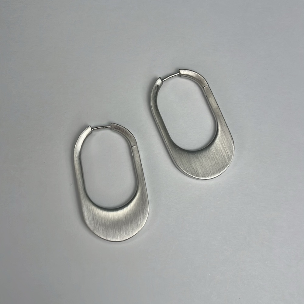 New! Dean Davidson Crosby Hinged Statement Hoops Brushed Silver Earrings - Picture 2 of 6